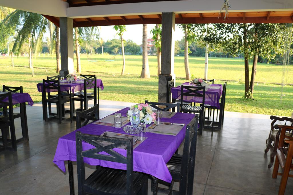 Manel * Polonnaruwa